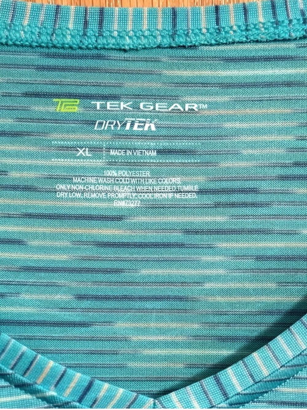 tek gear Aqua Heather V-Neck Short Sleeve Tee - Picture 3 of 4